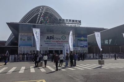 廣交世界，互利天下